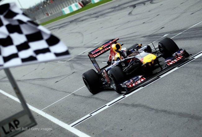 GP Malasia 2011: Vettel abre hueco